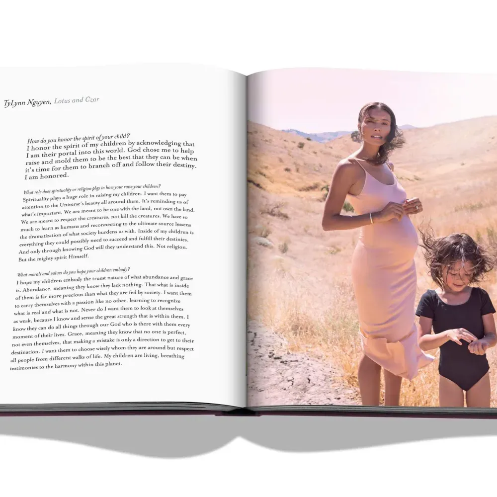 Книга Mother and Child фото 6