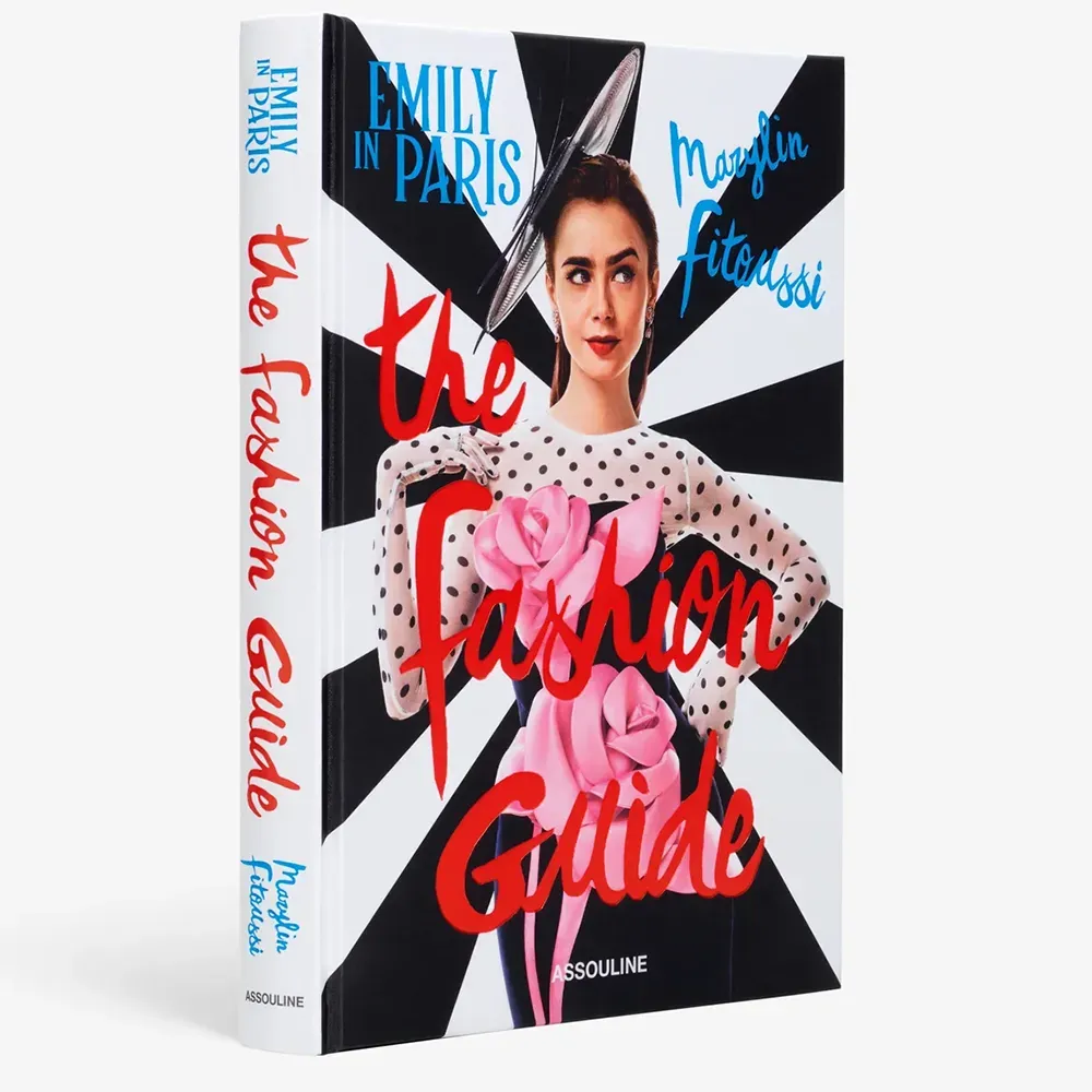 Книга Emily in Paris: The Fashion Guide фото 2