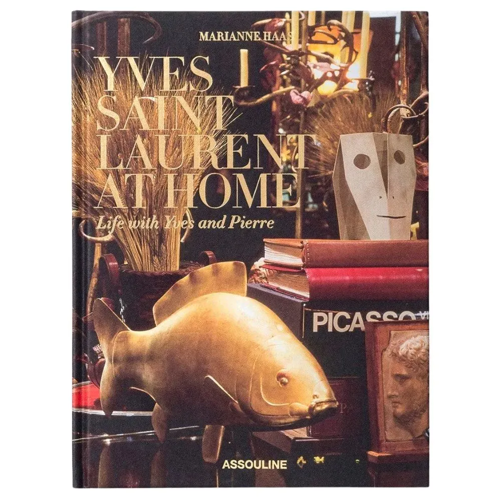Книга Yves Saint Laurent at Home фото 1