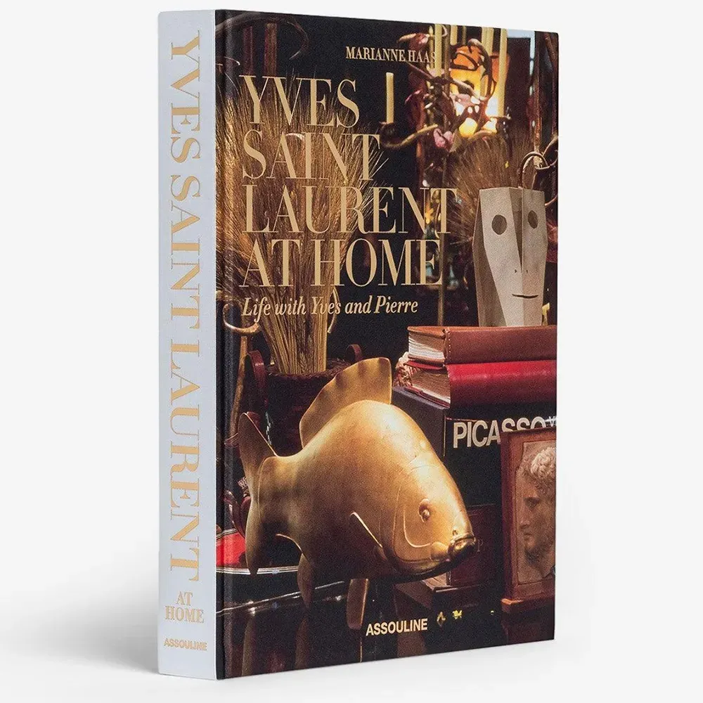 Книга Yves Saint Laurent at Home фото 2