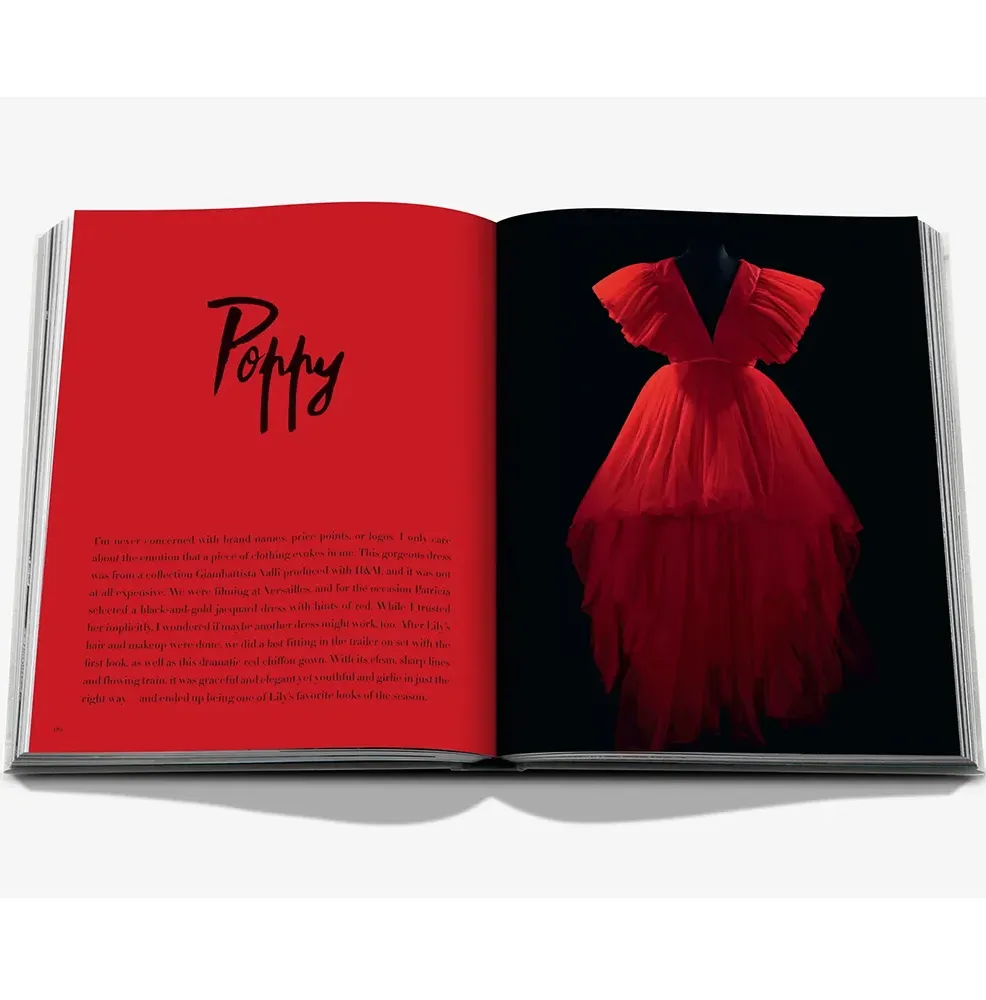 Книга Emily in Paris: The Fashion Guide фото 11