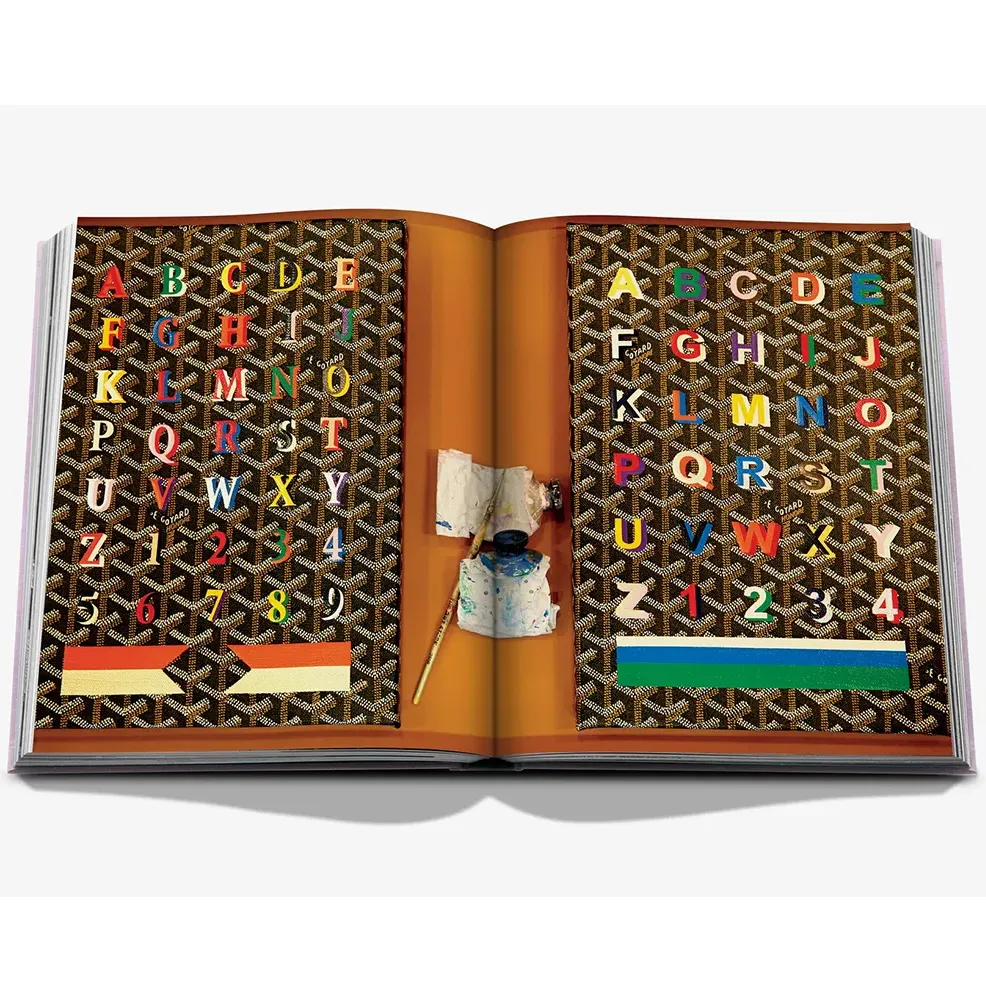 Fashionphile: TheBook of Iconic Bags фото 10