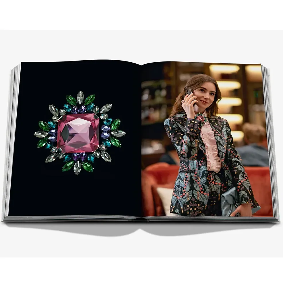 Книга Emily in Paris: The Fashion Guide фото 9