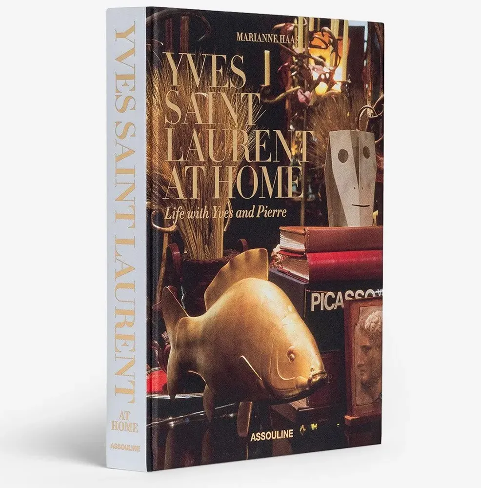 Книга Yves Saint Laurent at Home фото 2